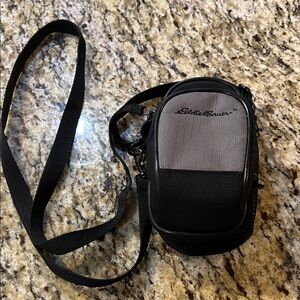 Eddie Bauer Black/Gray Men's Crossbody Camera Bag / 2 Compartments & Belt Clip